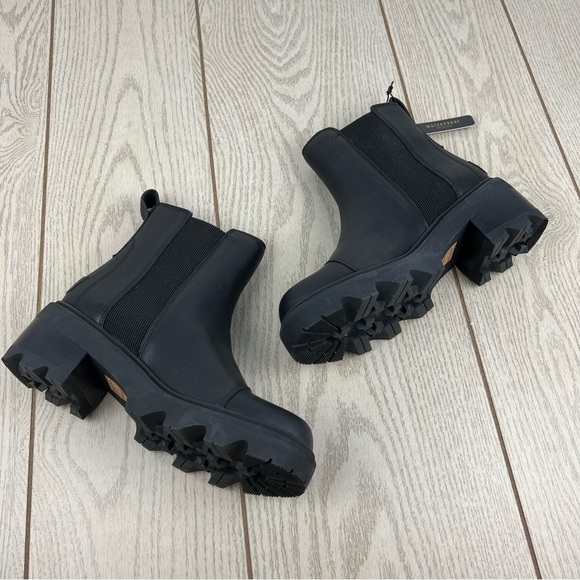 Sorel Women's Joan Now Chelsea Boots US8.5 Black, Black $190 - Picture 3 of 9